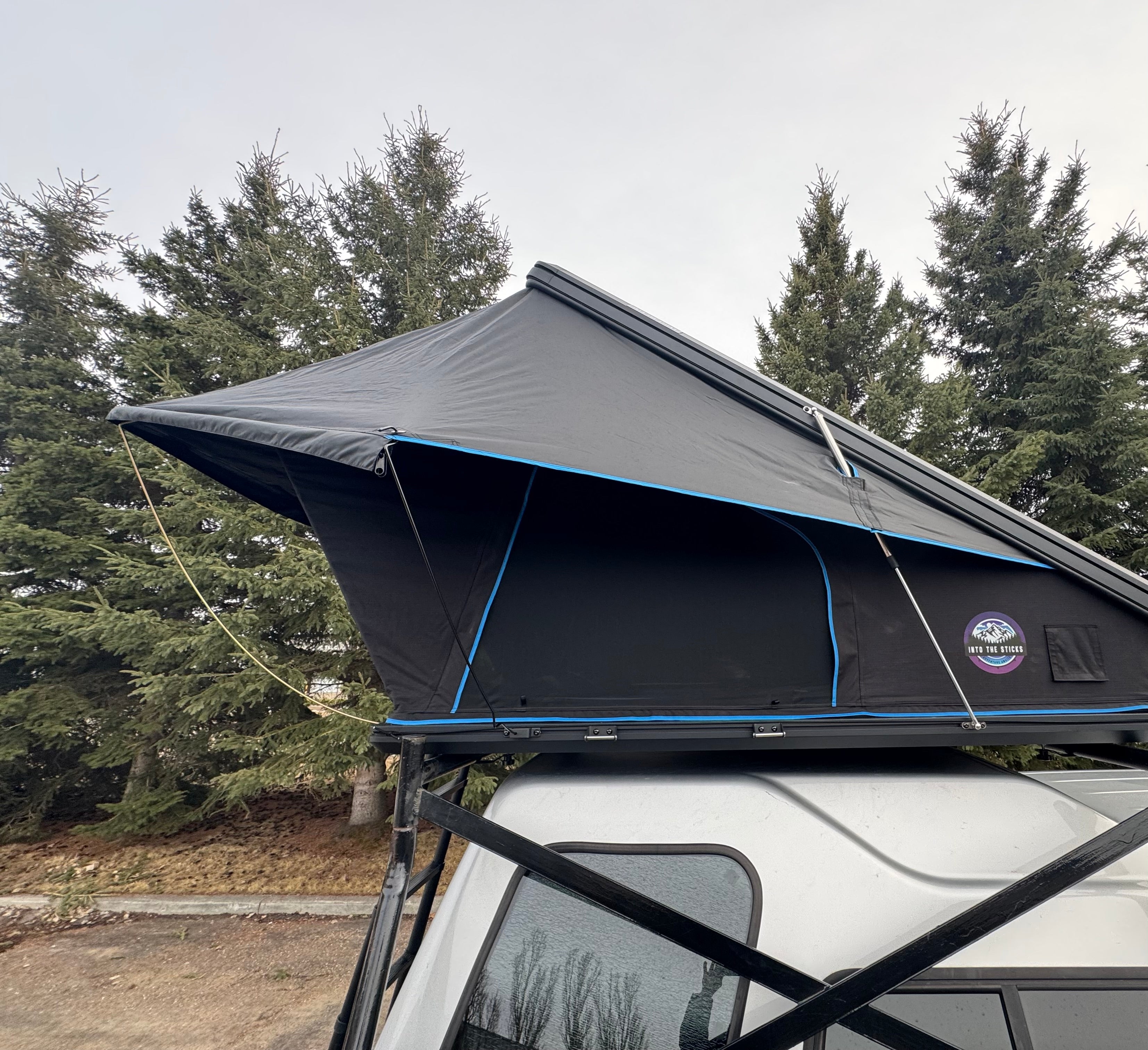 The Backwoods XL Hard Shell Rooftop Tent - 2-Person