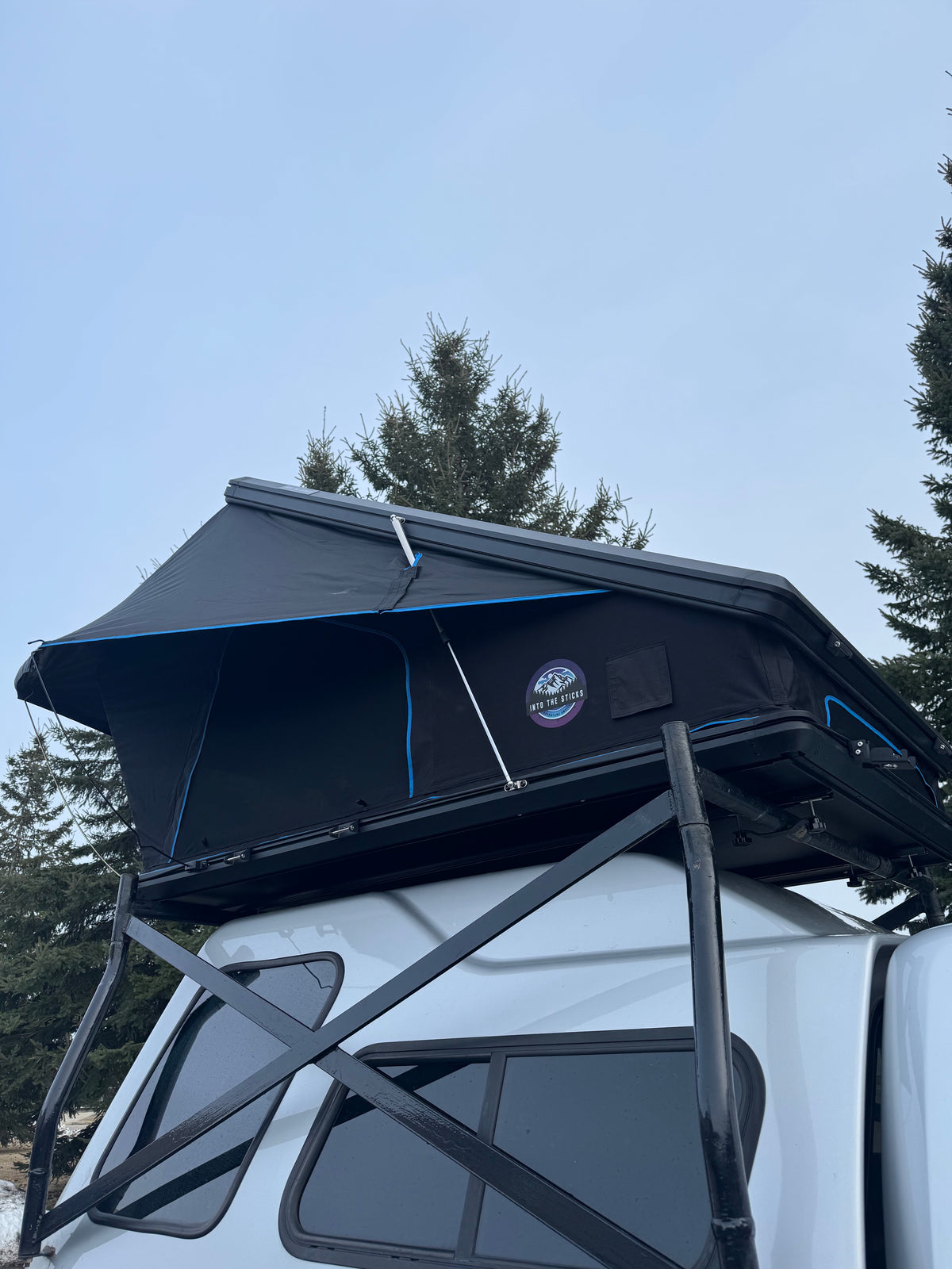 The Tall Timbers XL Hard Shell Rooftop Tent - 2-Person