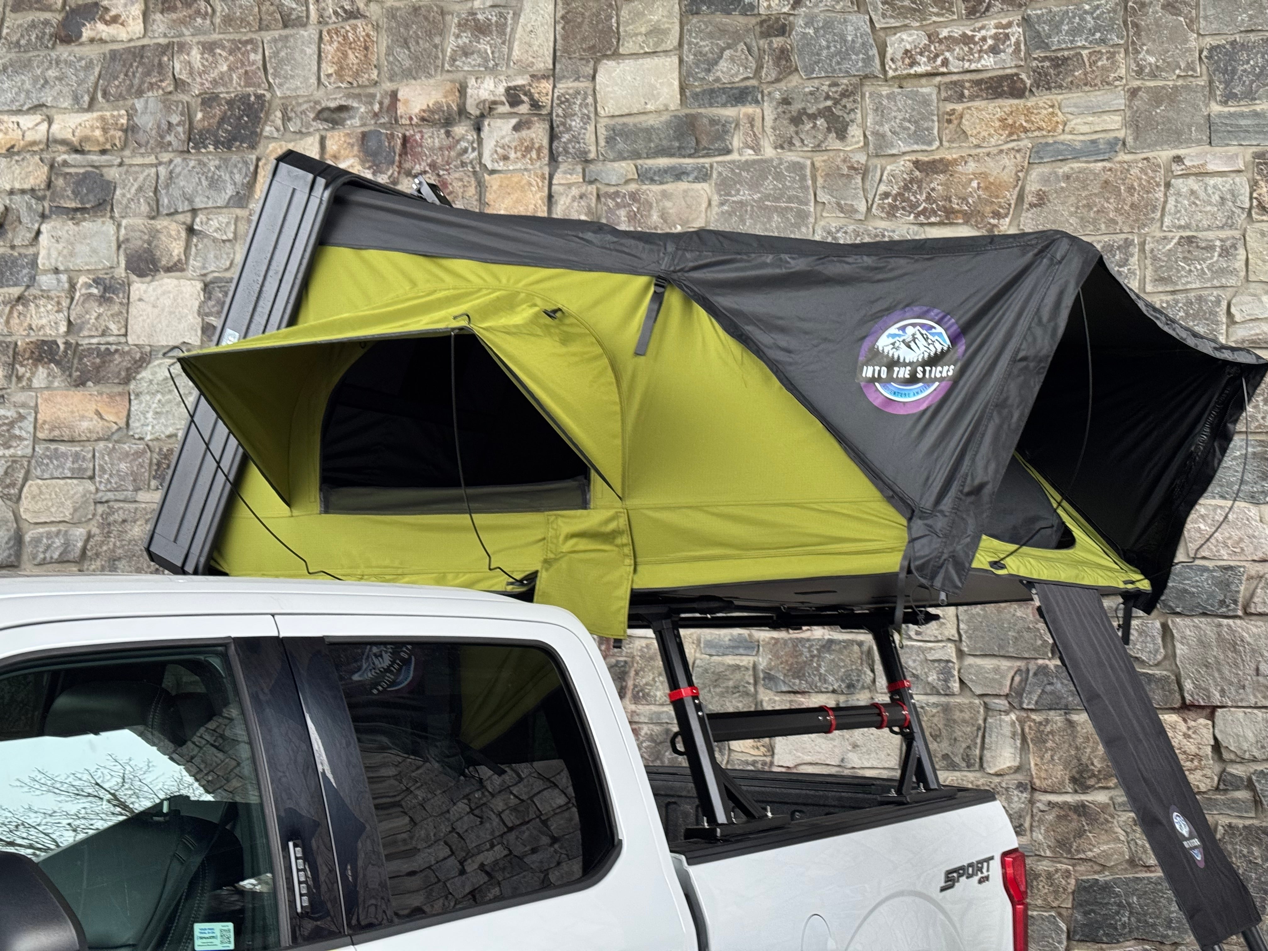 The Countryside XL Hard Shell Rooftop Tent - 3-4 Person