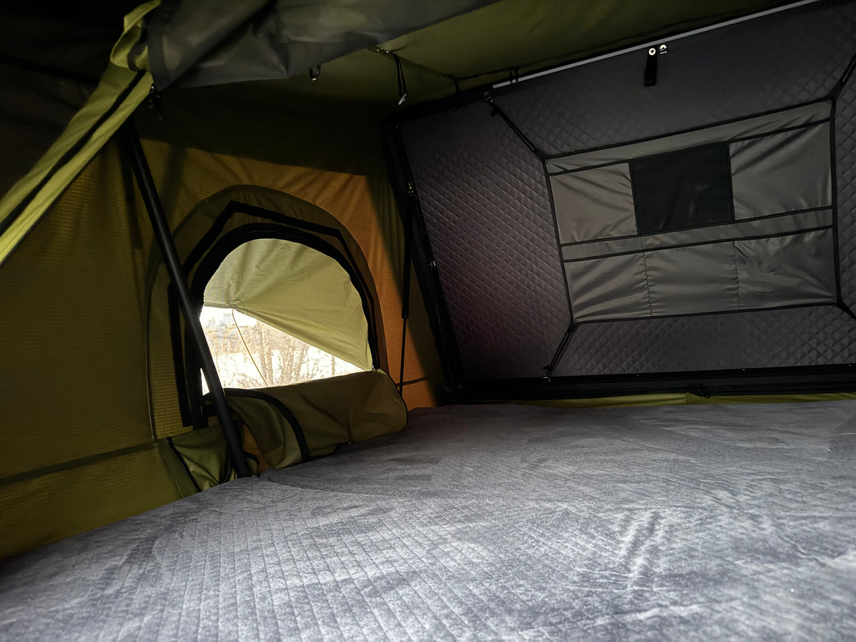 The Countryside XL Hard Shell Rooftop Tent - 3-4 Person