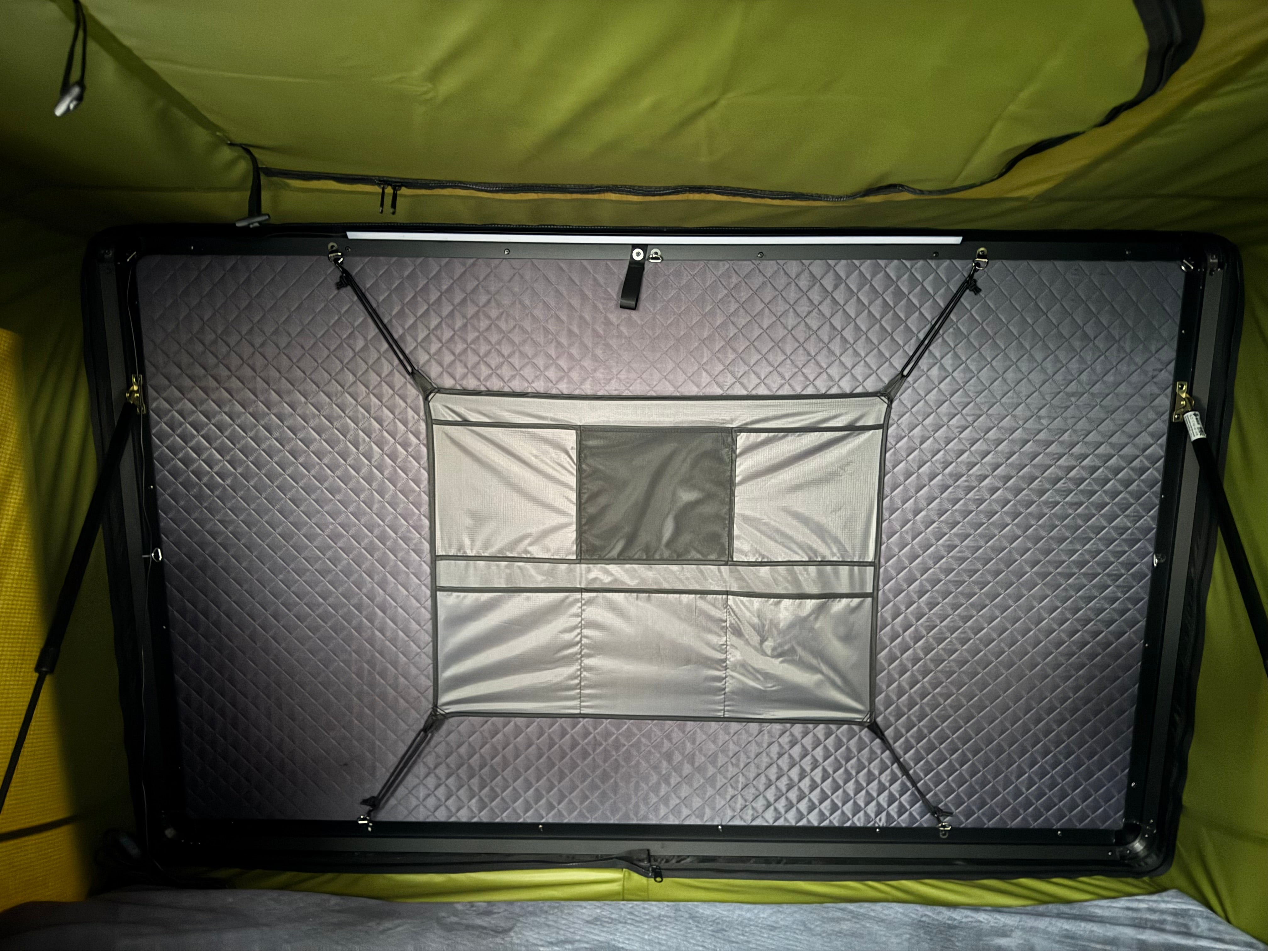 The Countryside XL Hard Shell Rooftop Tent - 3-4 Person