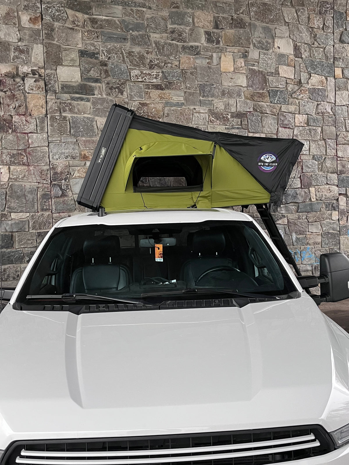 The Countryside XL Hard Shell Rooftop Tent - 3-4 Person