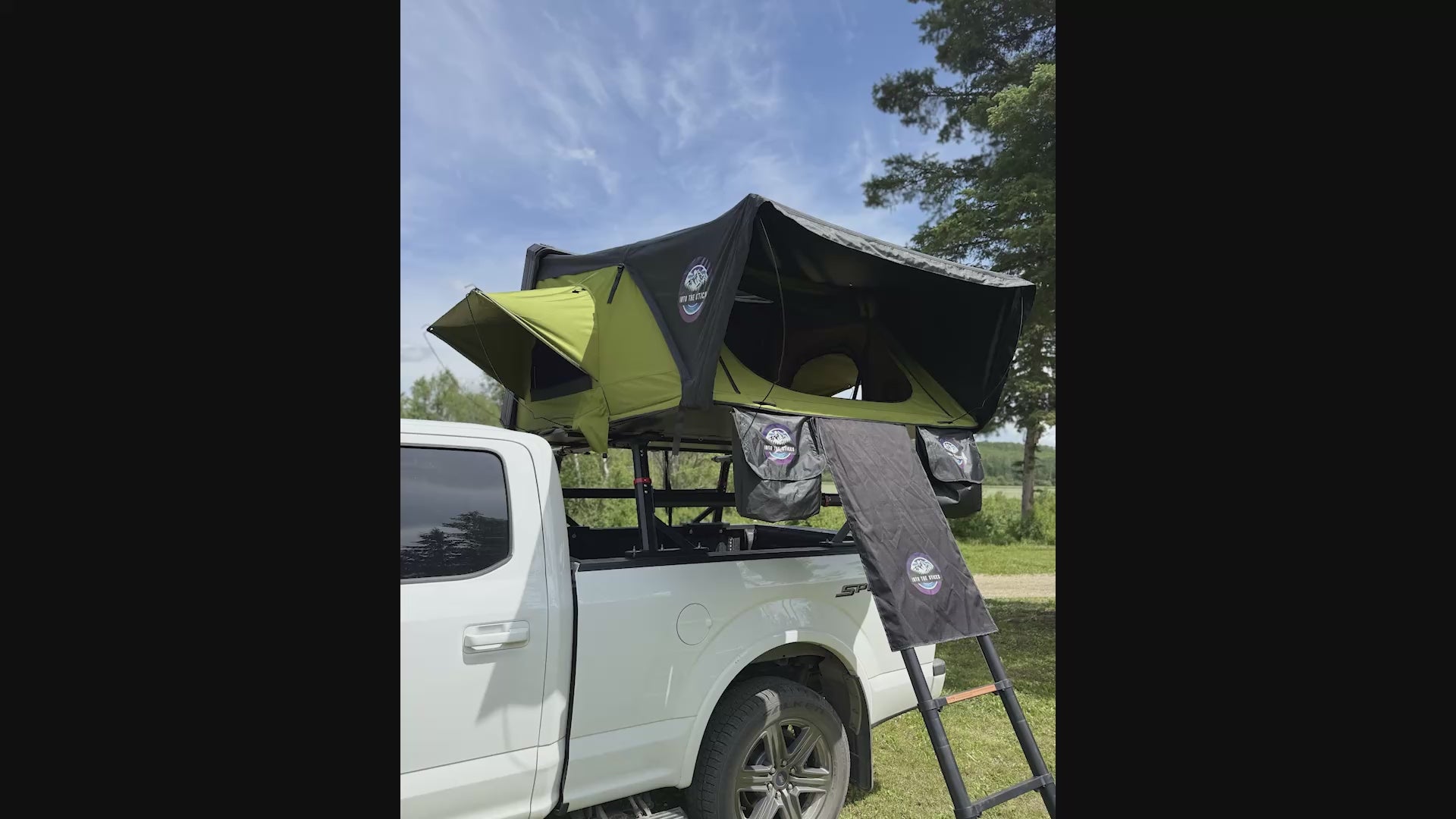 The Countryside XL Hard Shell Rooftop Tent - 3-4 Person