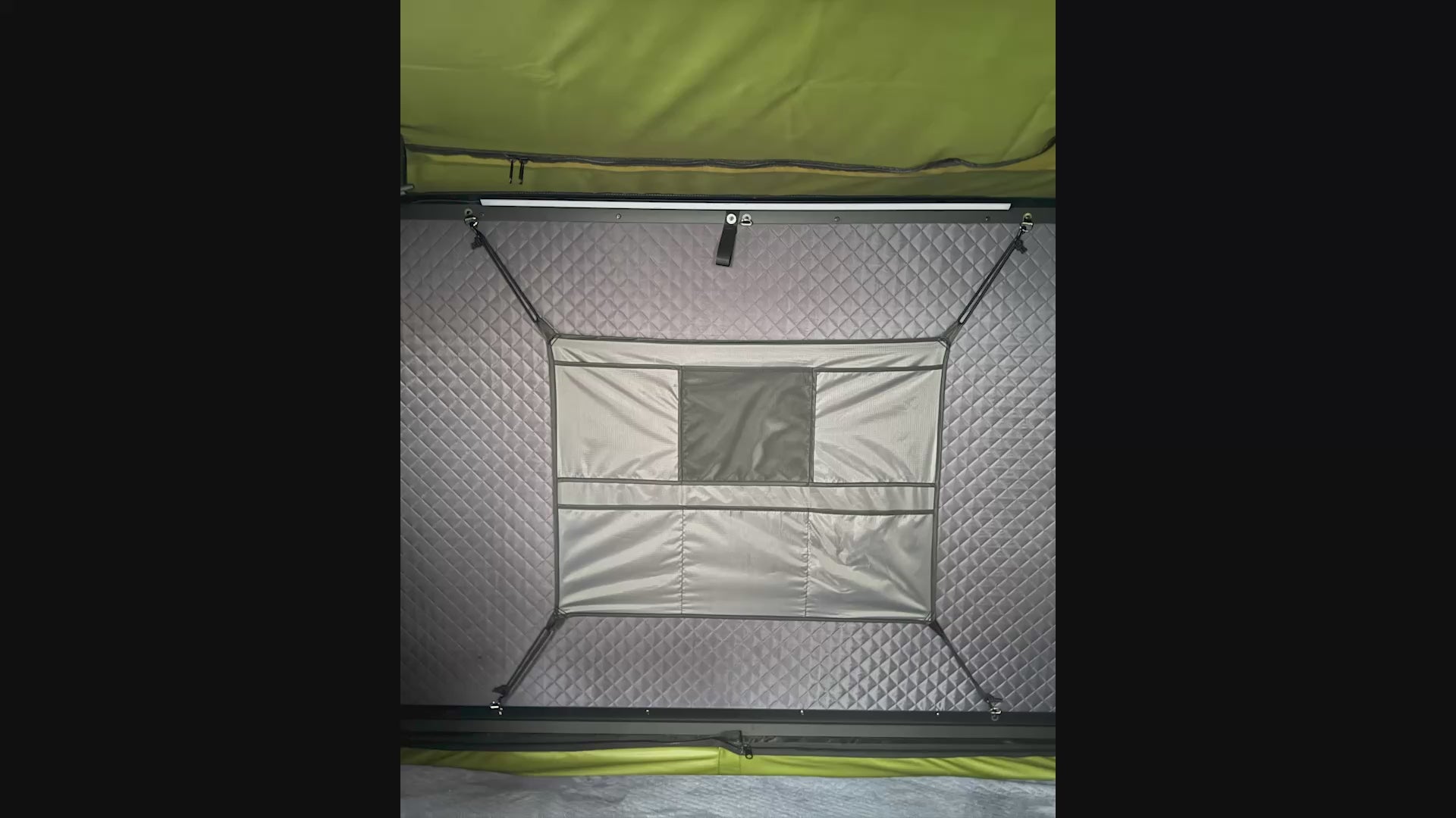 The Countryside XL Hard Shell Rooftop Tent - 3-4 Person