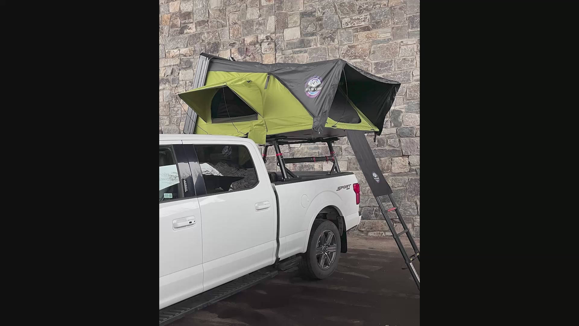 The Countryside XL Hard Shell Rooftop Tent - 3-4 Person