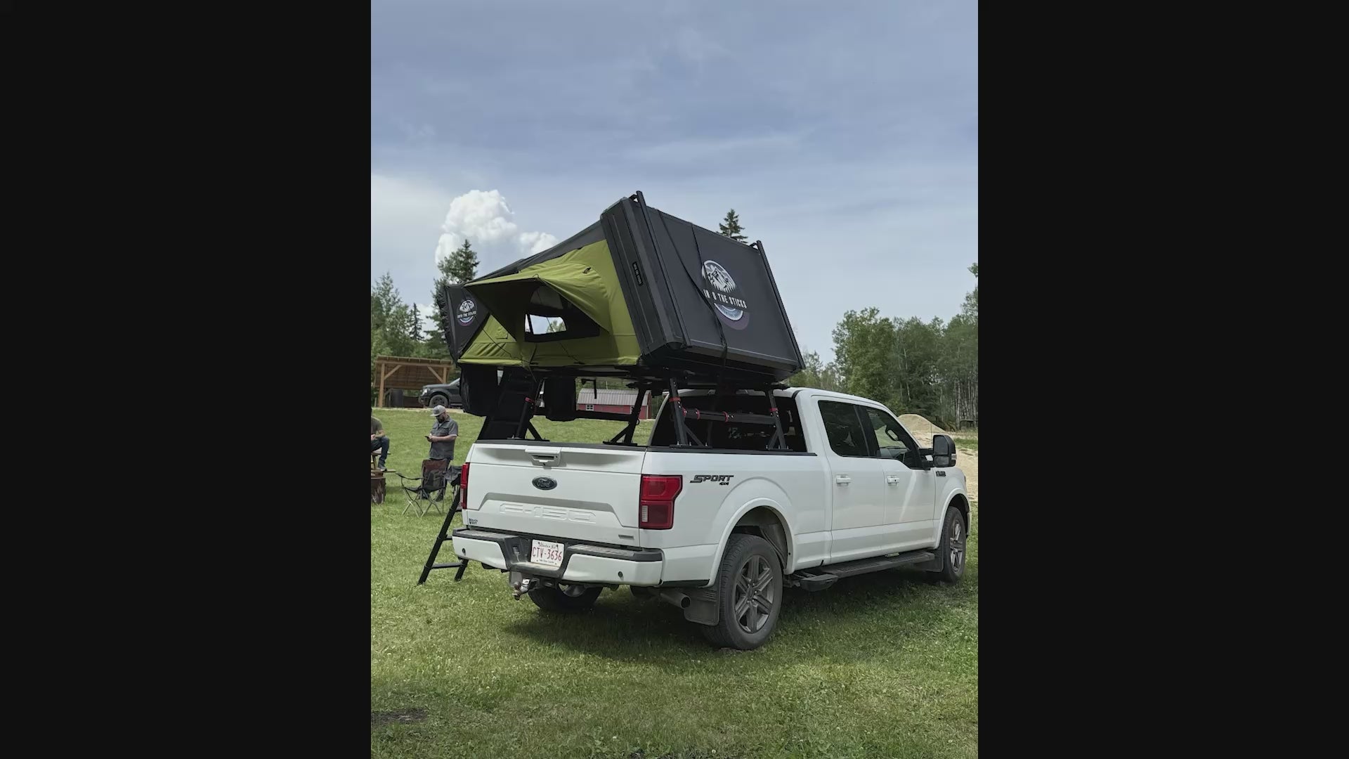 The Countryside XL Hard Shell Rooftop Tent - 3-4 Person