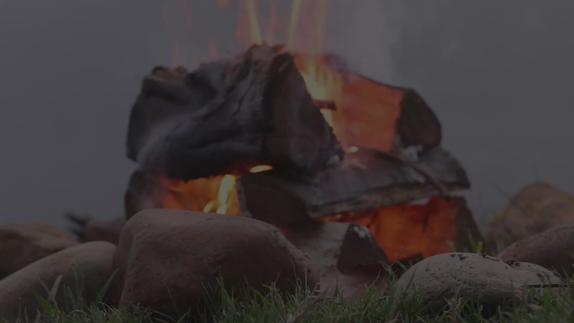 The Meadows XL Soft Shell Rooftop Tent 3-4-Person